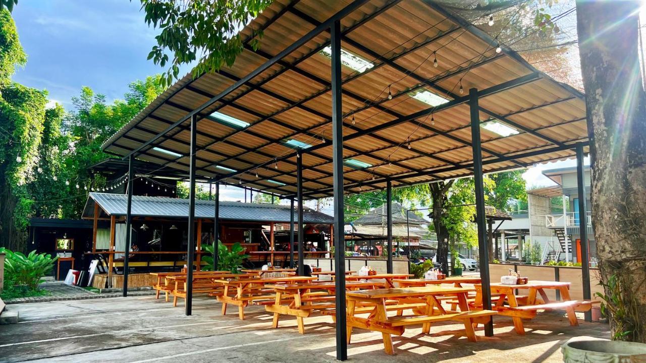Revolution Hostel Pai Exterior photo