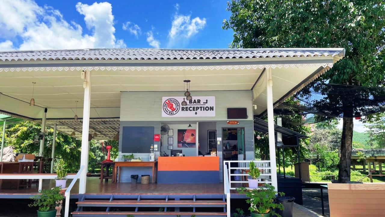 Revolution Hostel Pai Exterior photo