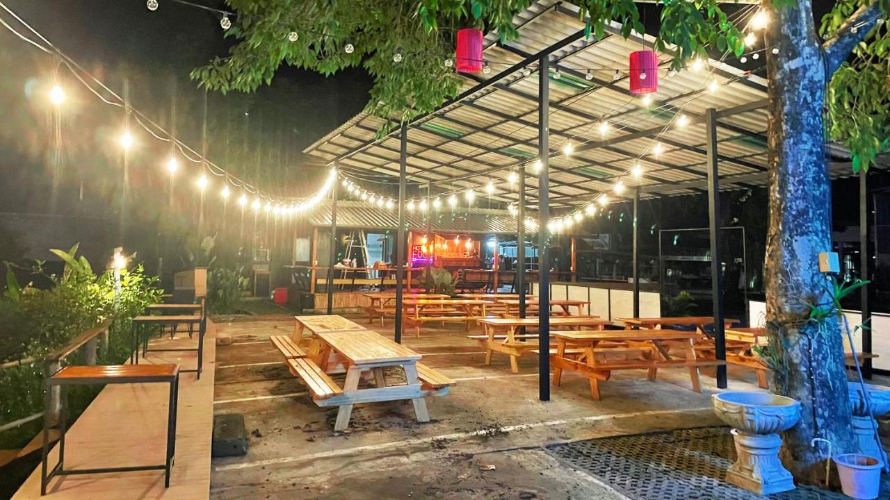 Revolution Hostel Pai Exterior photo