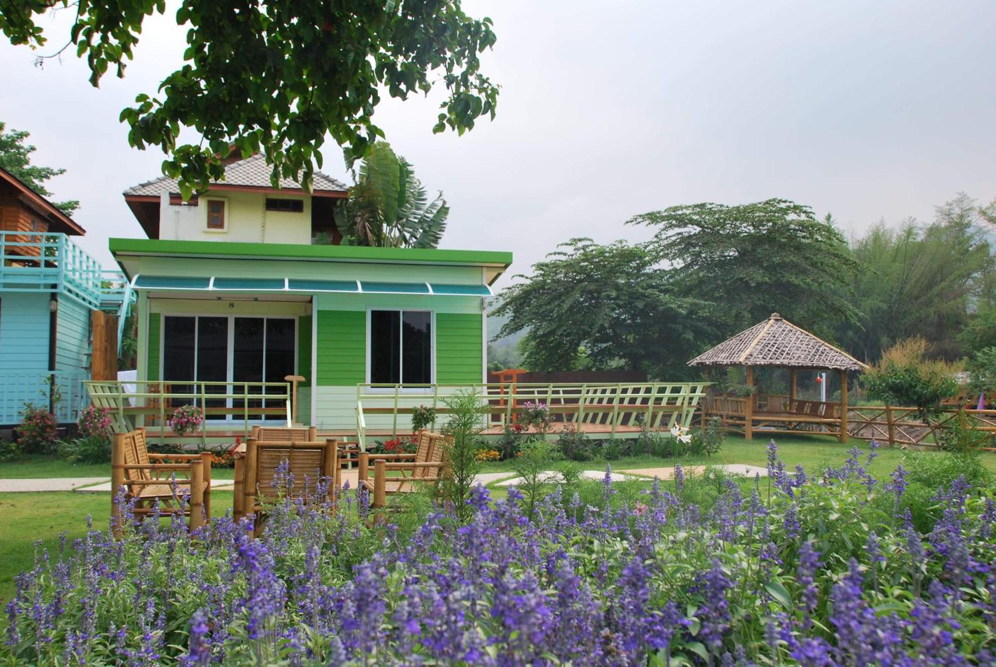 Revolution Hostel Pai Exterior photo