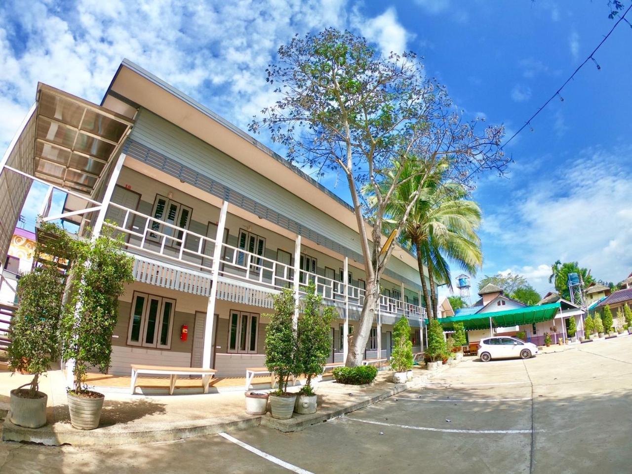 Revolution Hostel Pai Exterior photo
