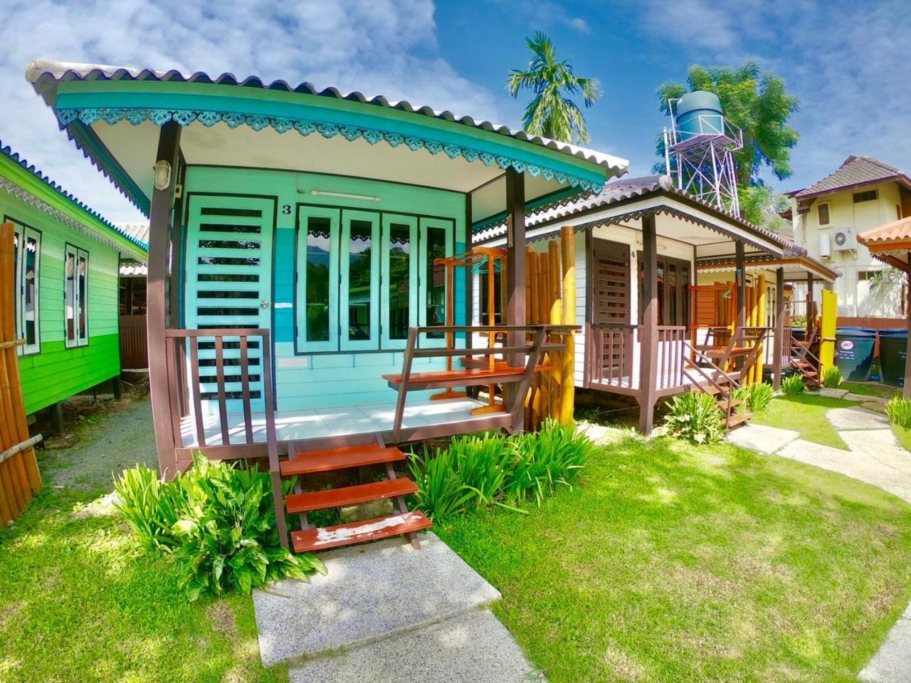 Revolution Hostel Pai Exterior photo