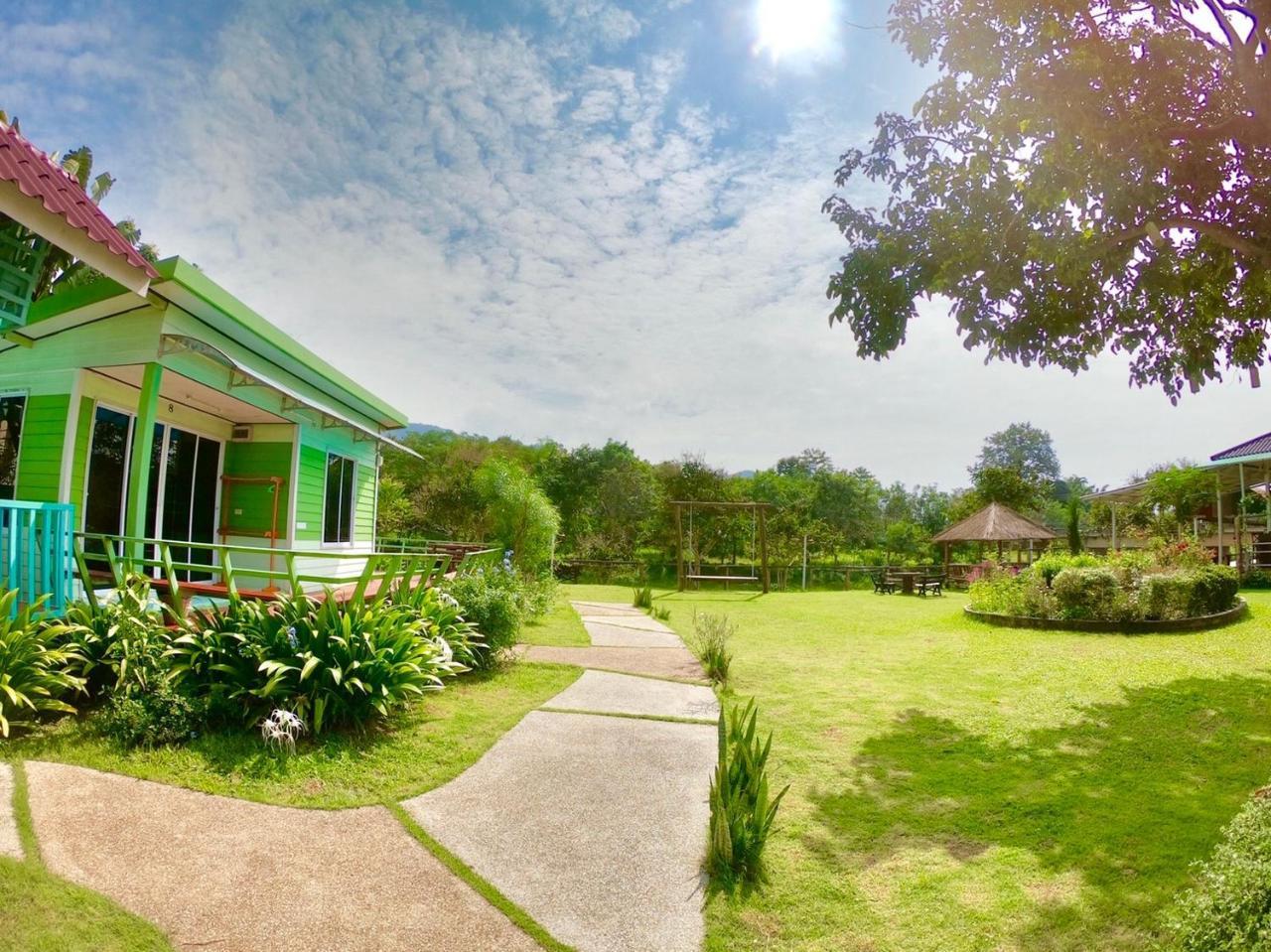 Revolution Hostel Pai Exterior photo
