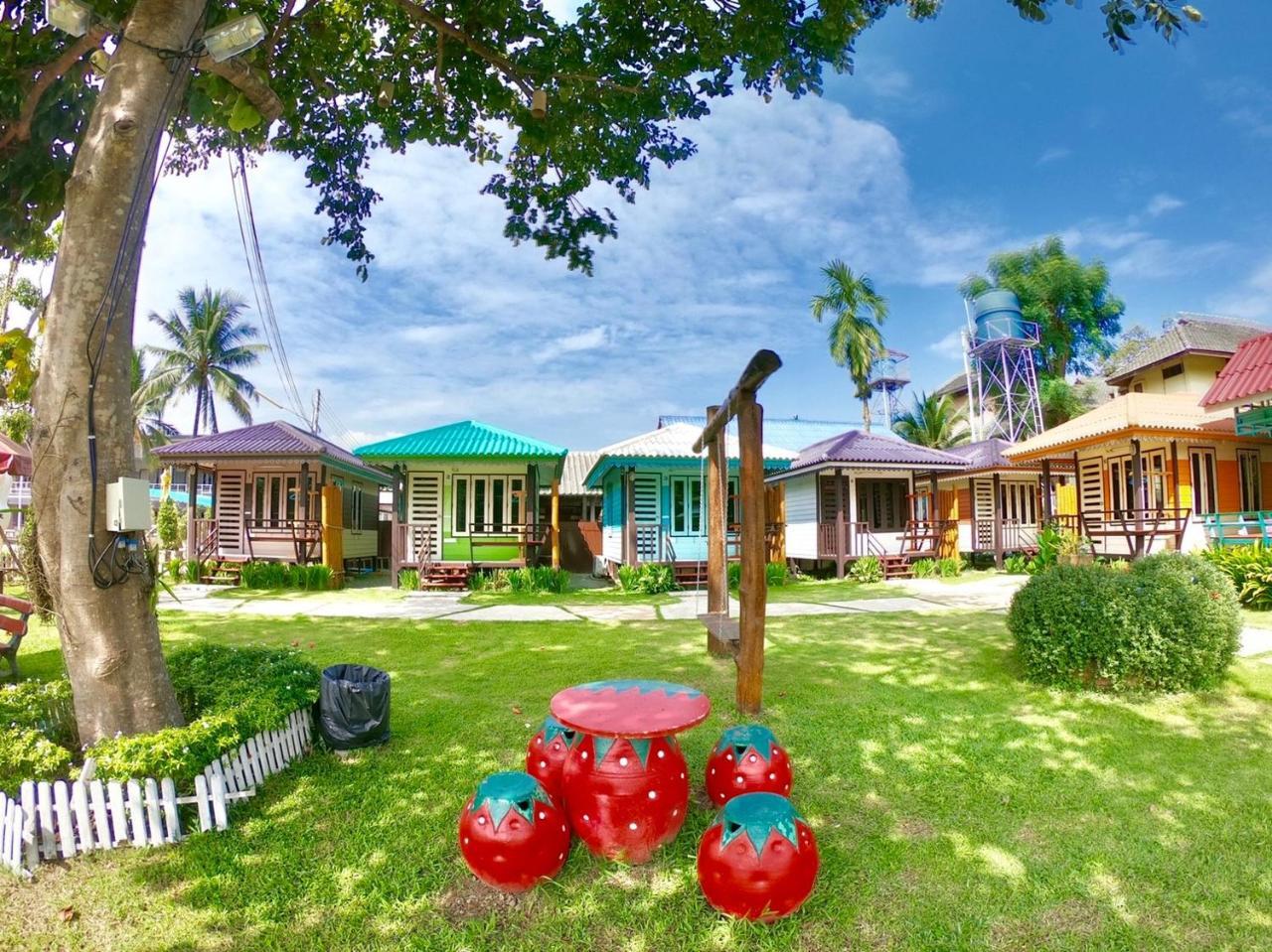 Revolution Hostel Pai Exterior photo